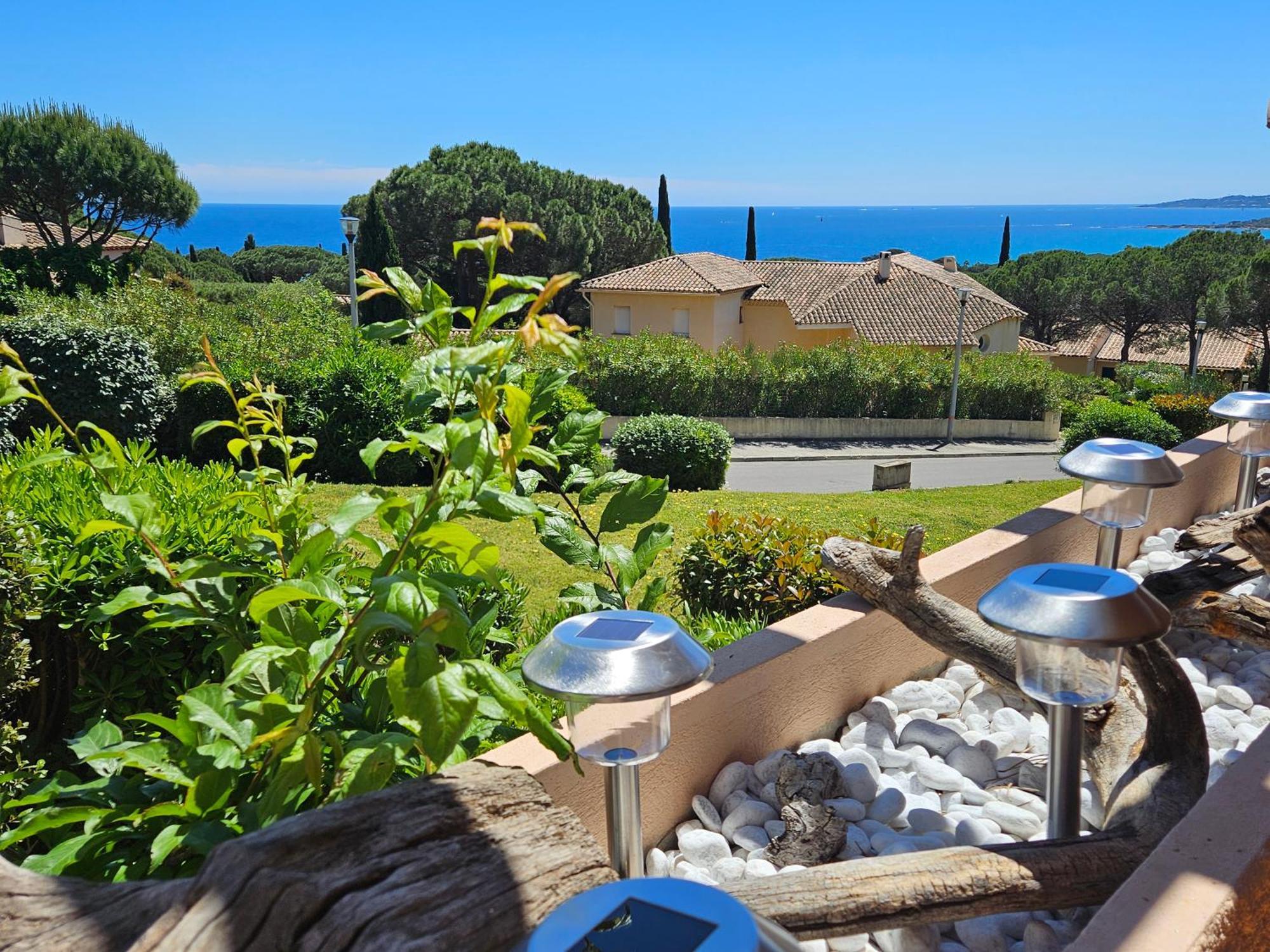 Studio Bord De Mer Terrasse Vue Mer Piscine Apartment Sainte-Maxime Exterior photo